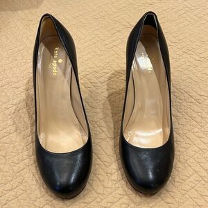 Kate Spade round toe pump size 8 black